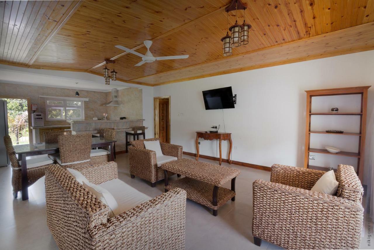 Flora'S Self Catering Apartments Вікторія Екстер'єр фото