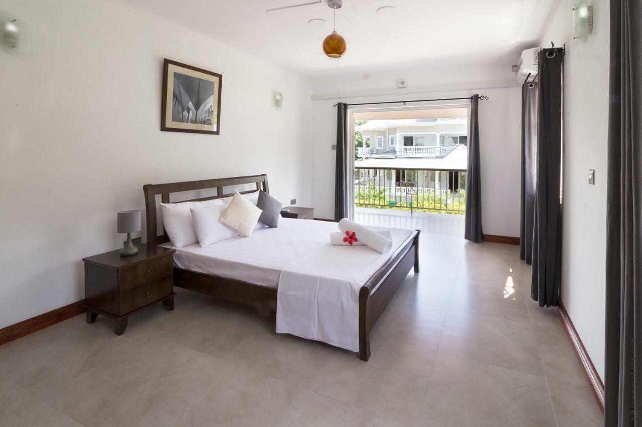 Flora'S Self Catering Apartments Вікторія Екстер'єр фото