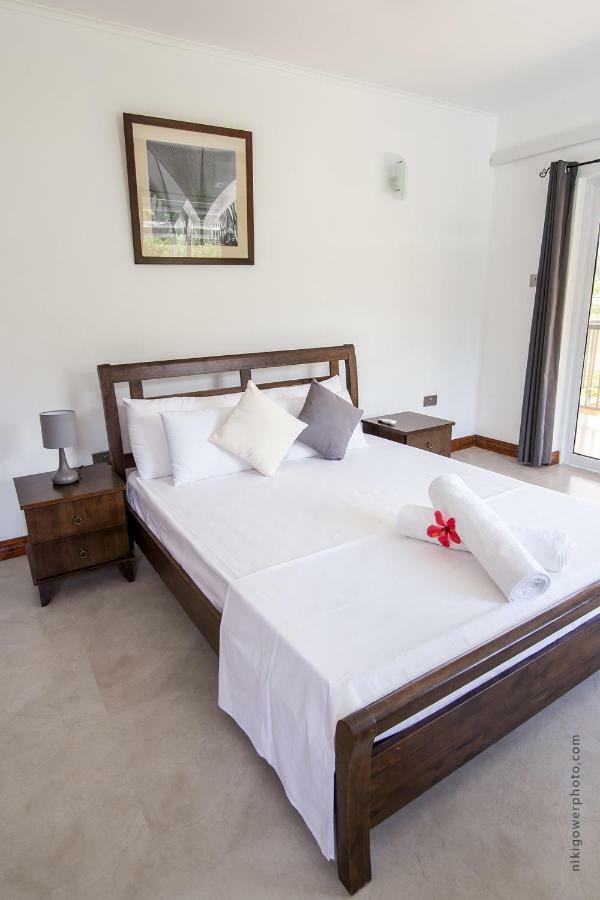 Flora'S Self Catering Apartments Вікторія Екстер'єр фото