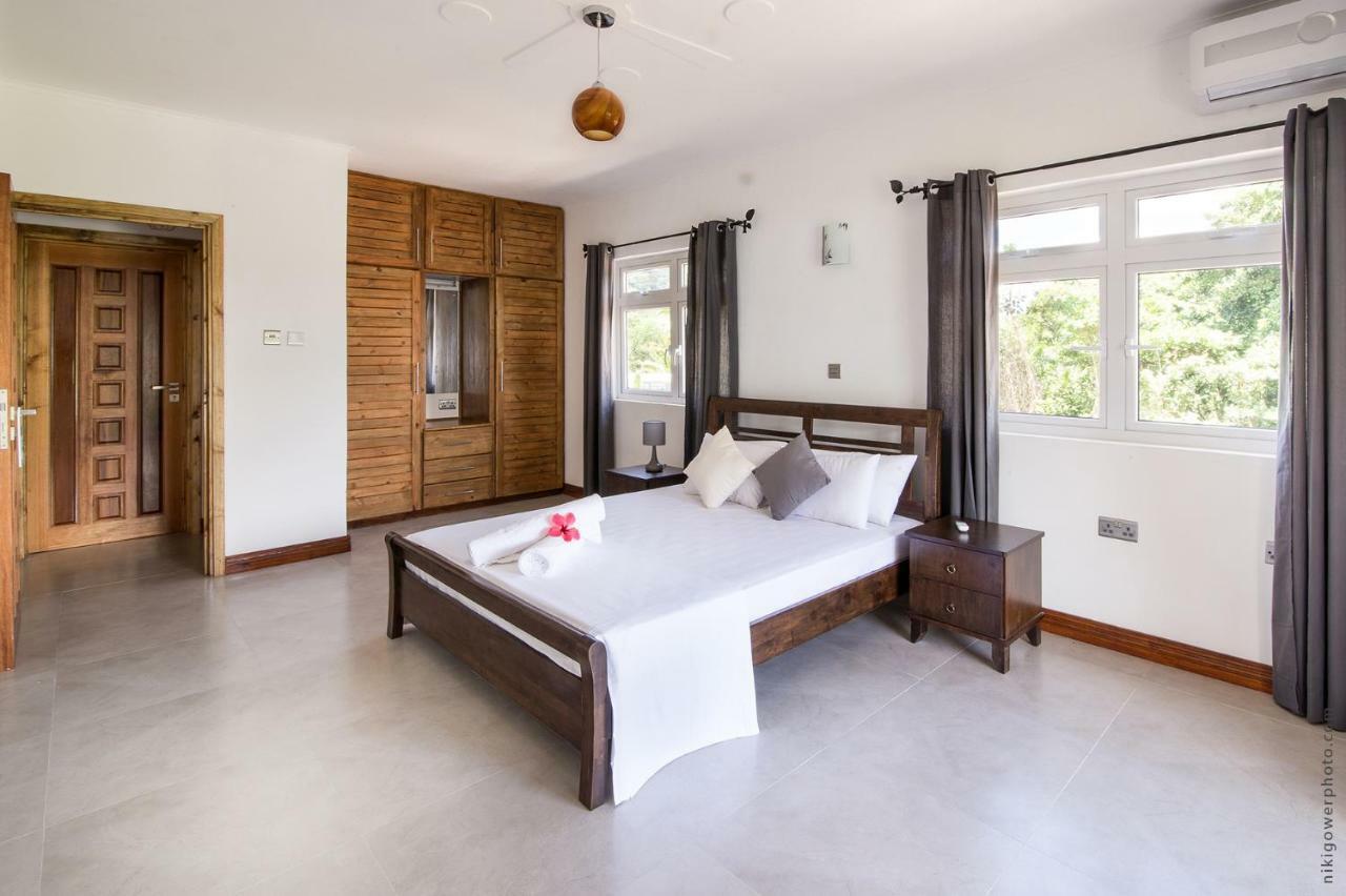 Flora'S Self Catering Apartments Вікторія Екстер'єр фото