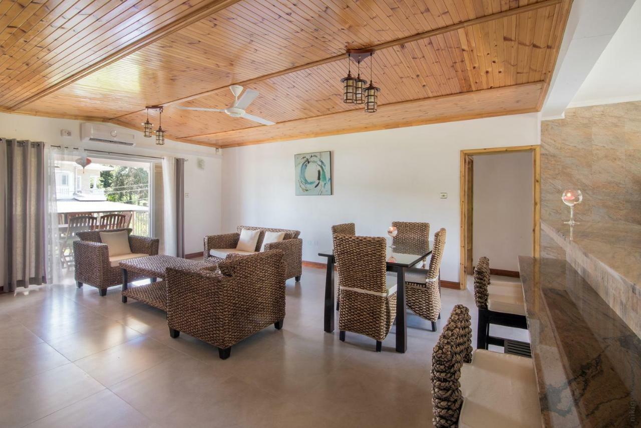 Flora'S Self Catering Apartments Вікторія Екстер'єр фото